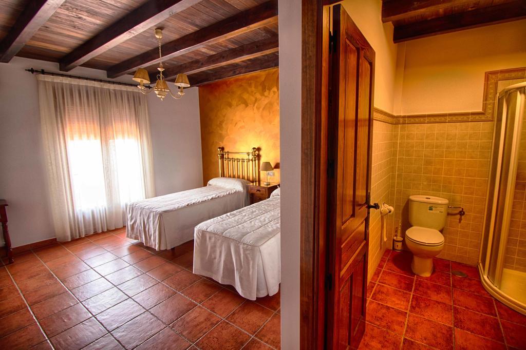 Casa Rural Tia Tomasa マルパルティダ・デ・プラセンシア エクステリア 写真