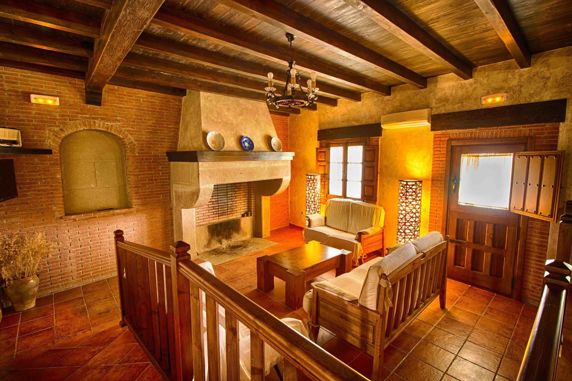 Casa Rural Tia Tomasa マルパルティダ・デ・プラセンシア エクステリア 写真